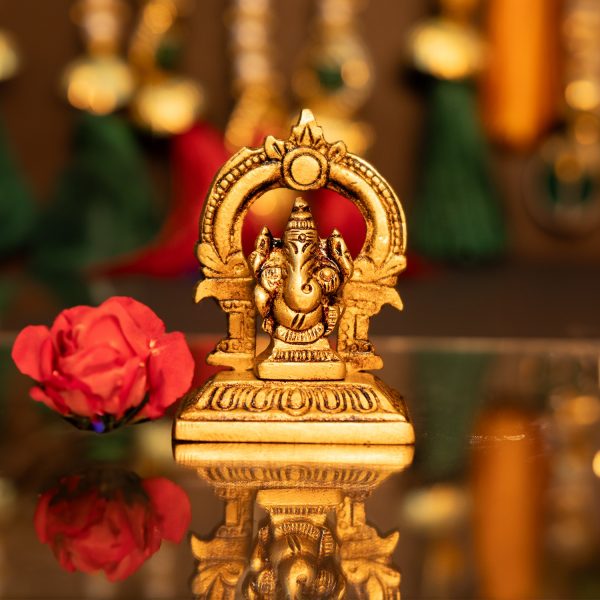 Brass Ganesh Idol with Prabhavali
